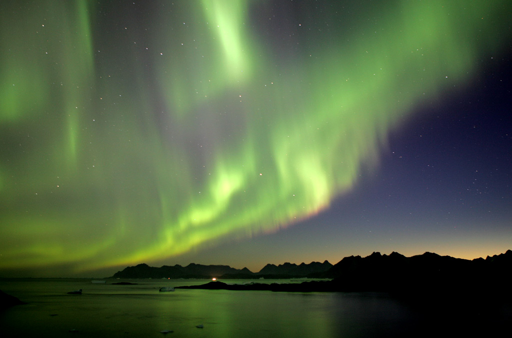 Northern_Lights,_Greenland